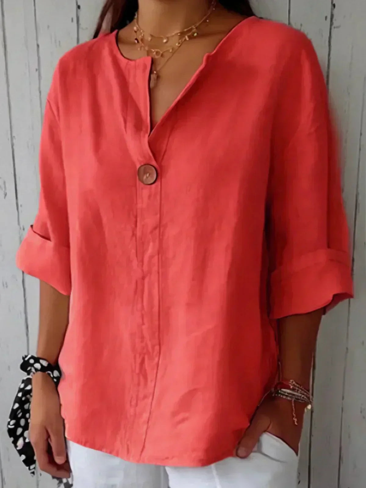 Luna | Blusa Feminina Decote V com Botão