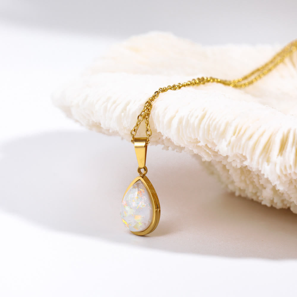 Quinn | Colar Pingente Opala Natural 18K | Gota, Ouro | Minimalista, Elegante