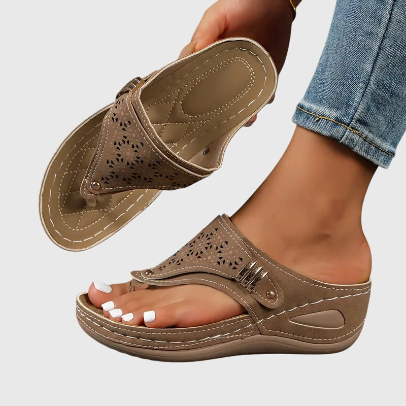 Bea | Sandálias Ortopédicas Femininas Cunha Slip-On Suporte Plantar