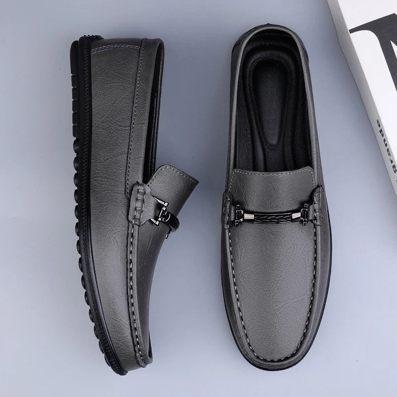 Mocassins em Couro Genuíno | Conforto Ortopédico, Detalhe Metálico | Elowen