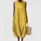 Vestido Feminino sem Mangas com Bordado e Bolsos