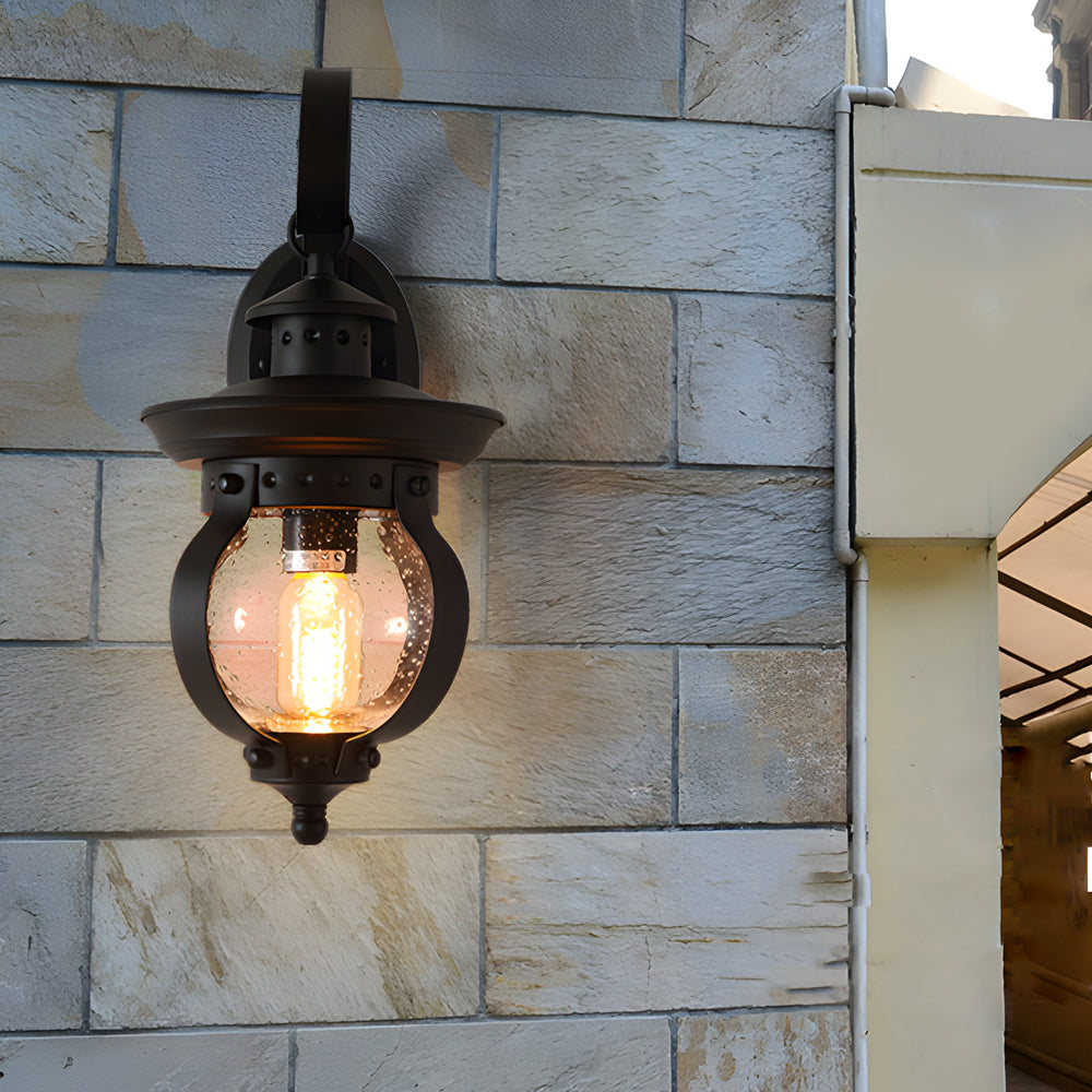 Eira | Lanterna de Parede Exterior LED | Braço Curvo, Vidro Semeado, Preto Mate