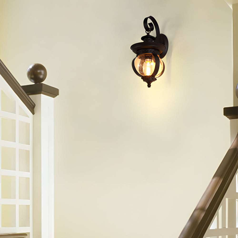 Eira | Lanterna de Parede Exterior LED | Braço Curvo, Vidro Semeado, Preto Mate