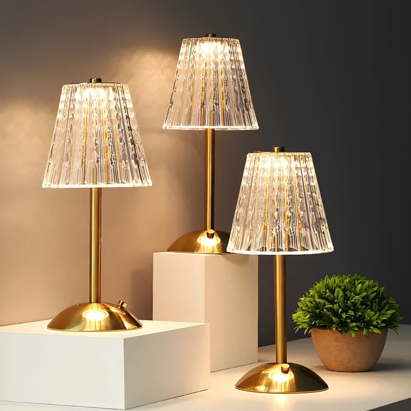 Candeeiro de Mesa LED | Design Cristal Dourado, Sem Fios, Regulável | Marlowe