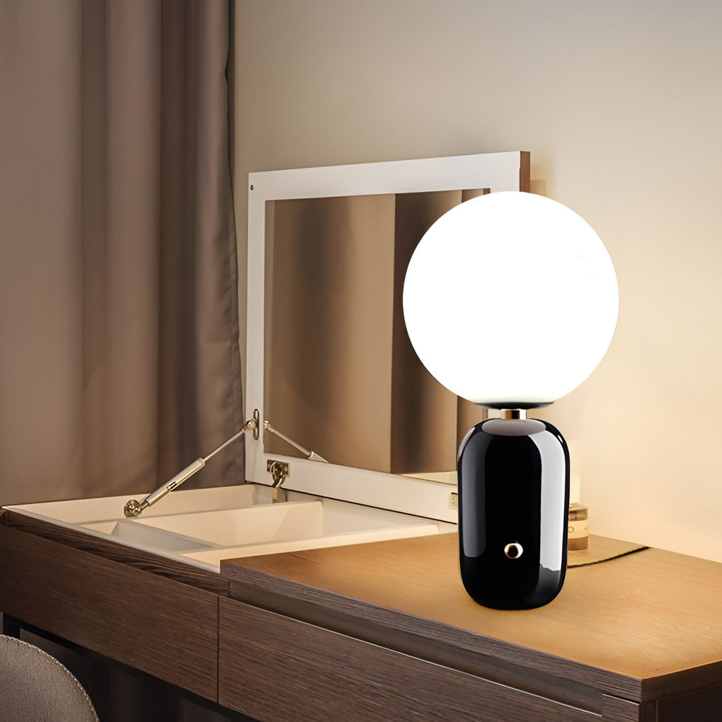 Maeve | Candeeiro de Mesa | Vidro Soprado à Mão, Estilo Nórdico | LED, Metal