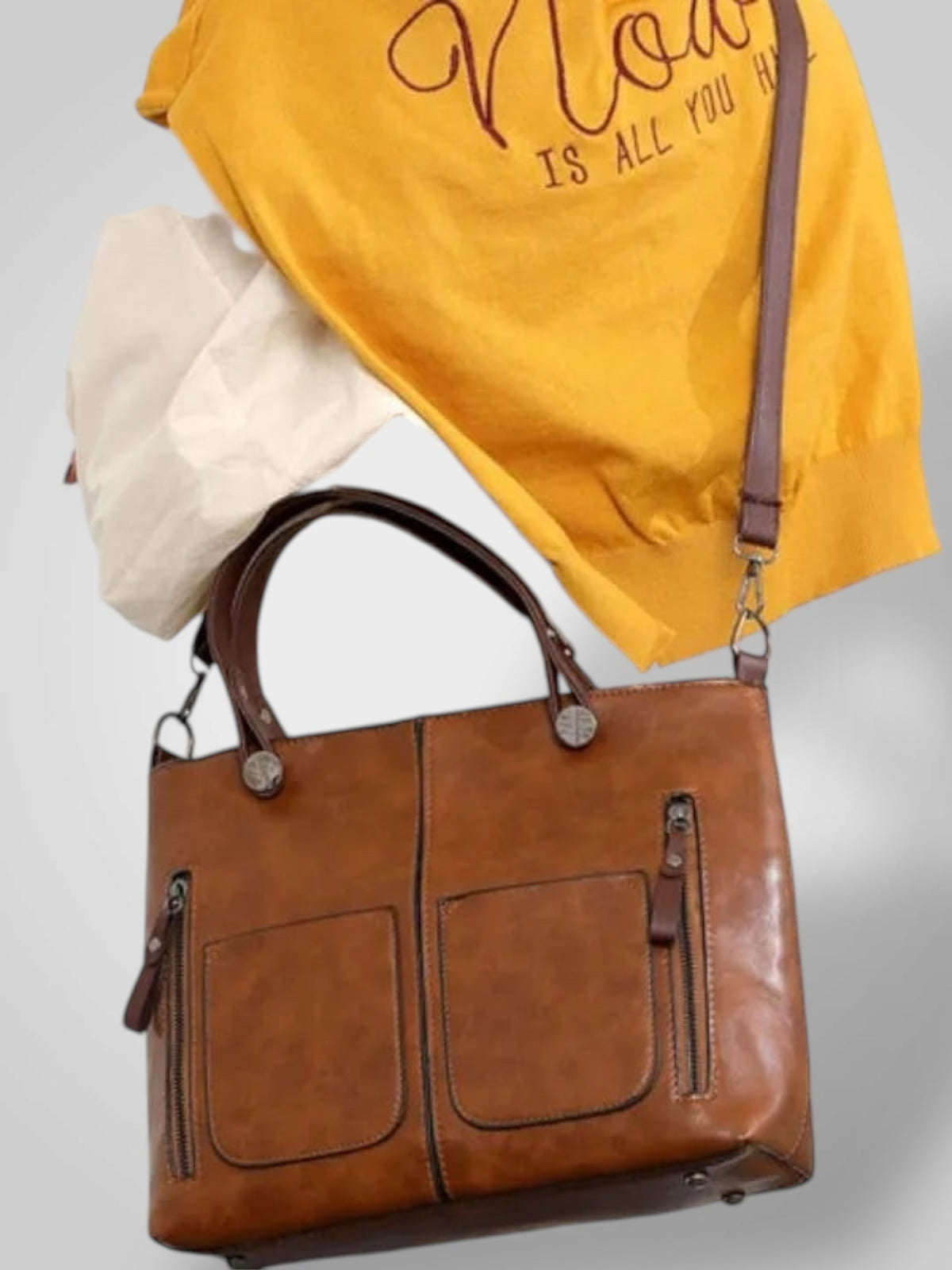 Bolsa Tiracolo em Couro com Fecho Magnético