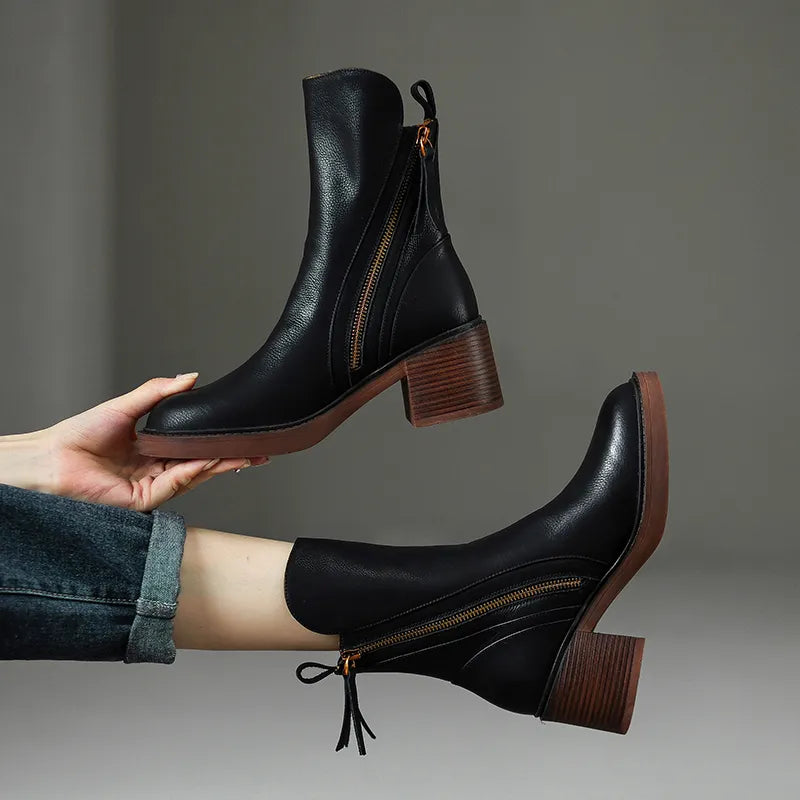 Botas Femininas | Cano Médio, Solado Resistente | Elegância