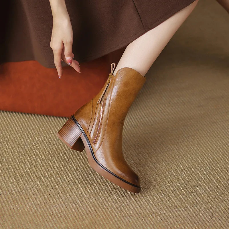 Botas Femininas | Cano Médio, Solado Resistente | Elegância