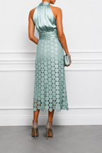 Posy | Vestido Midi Halter Cetim com Apliques