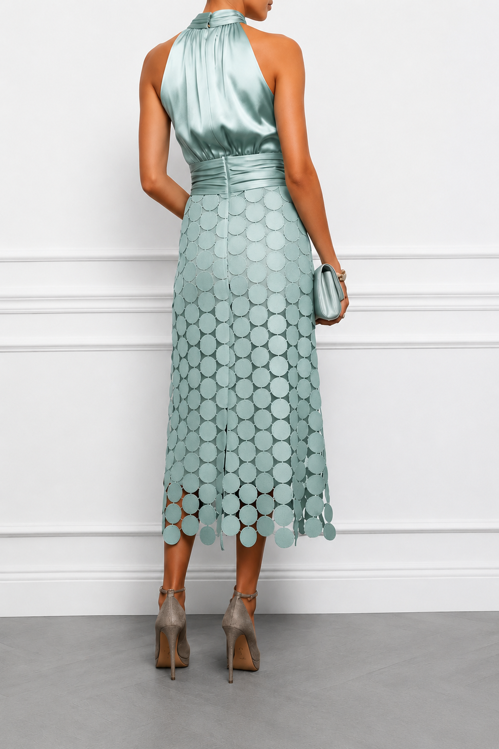 Posy | Vestido Midi Halter Cetim com Apliques