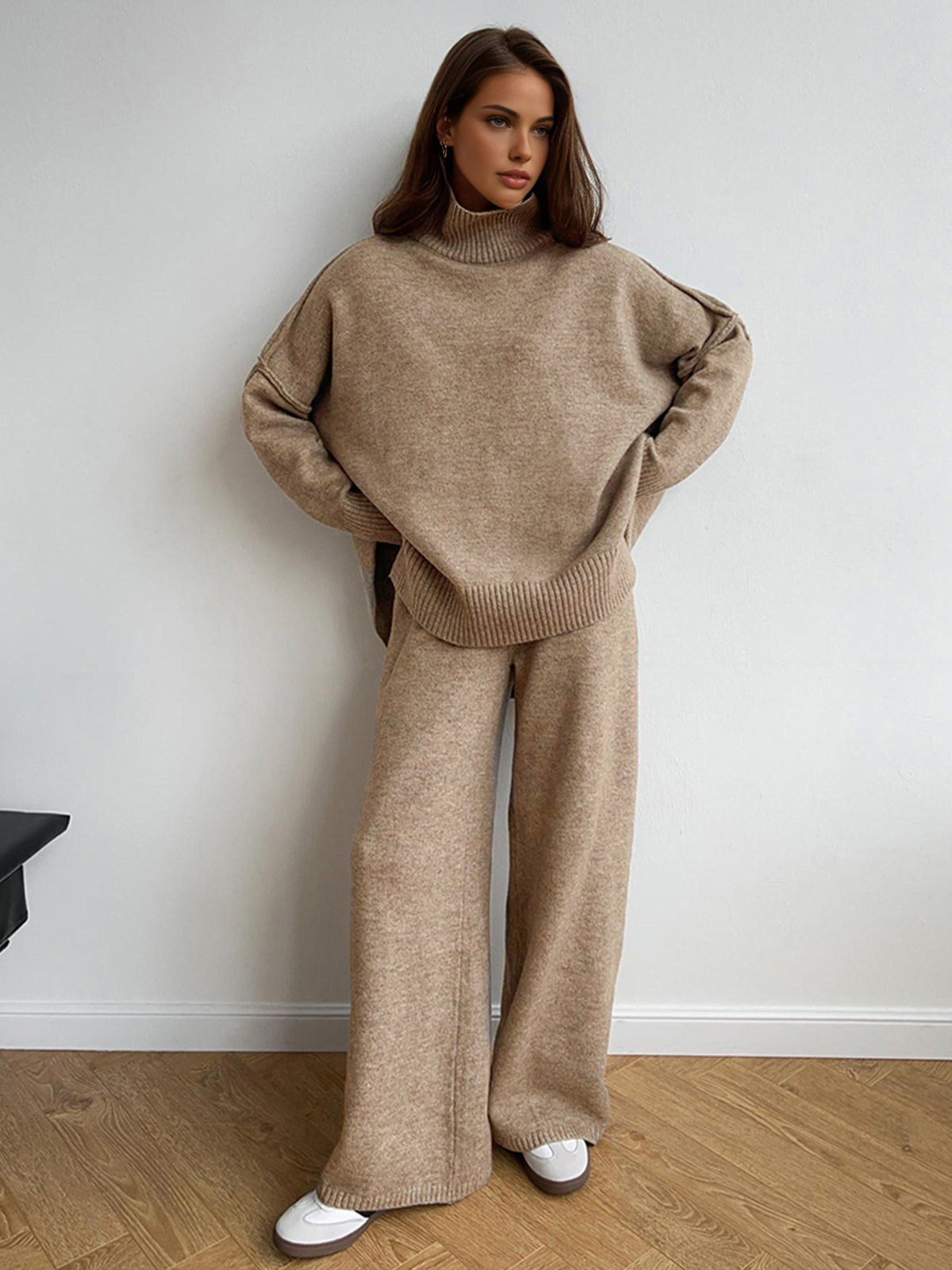 Nina | Conjunto Loungewear Feminino Malha Gola Alta Calça Larga