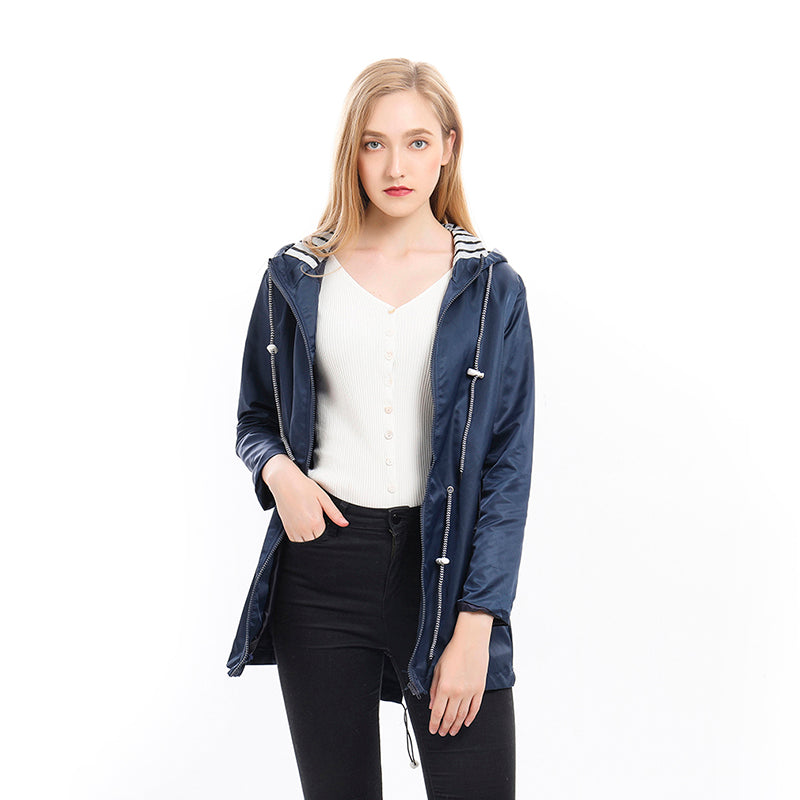 Impermeável Feminino | Capa de Chuva com Capuz | Leve, Elegante