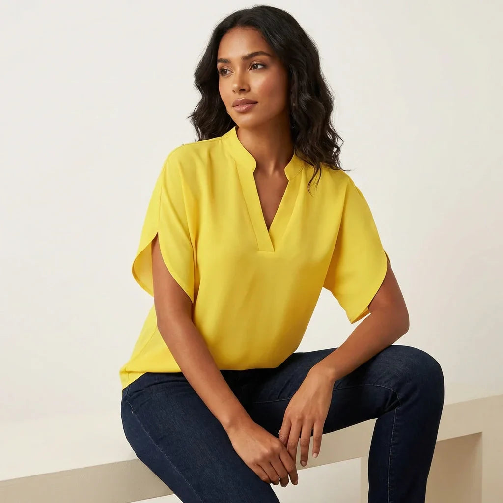 Nina | Blusa Feminina Decote V Manga Curta