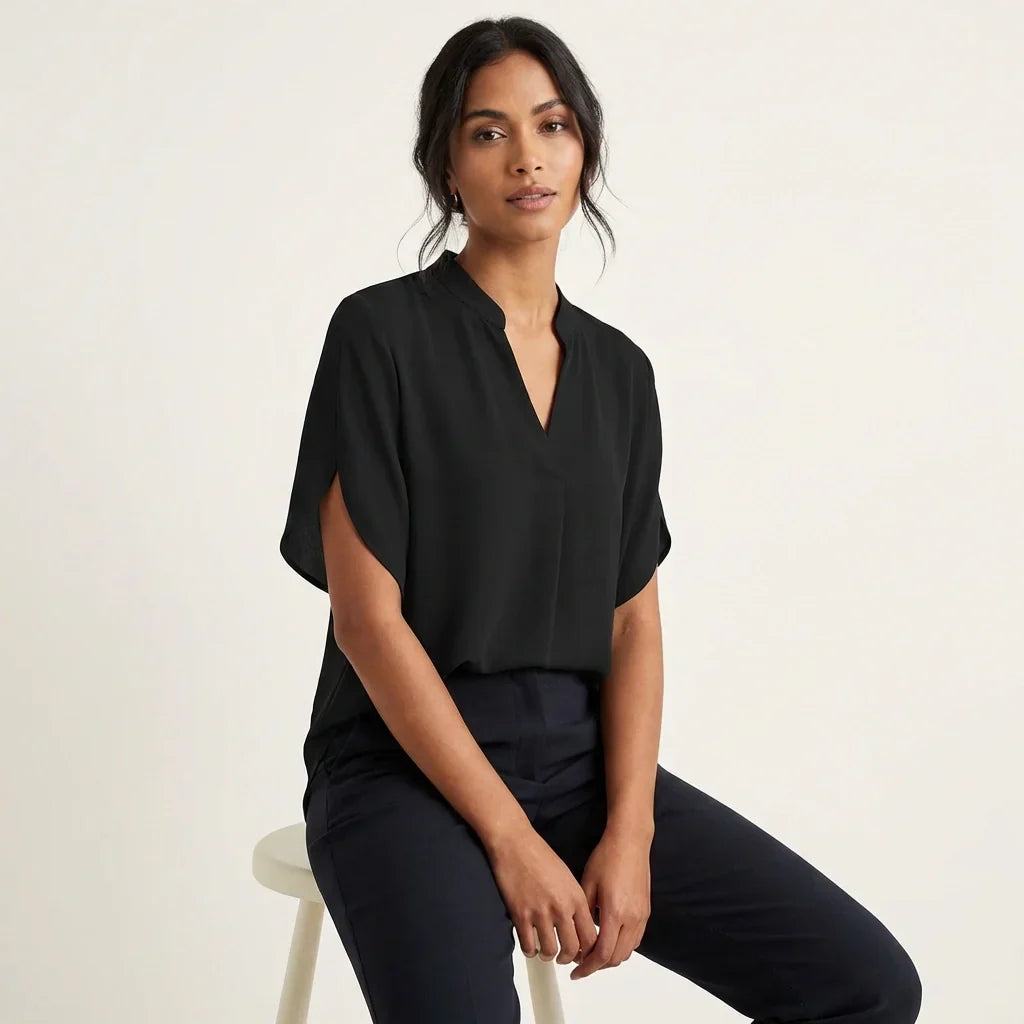 Nina | Blusa Feminina Decote V Manga Curta