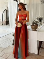 Vestido maxi tomara que caia com recortes vazados silhueta A-line