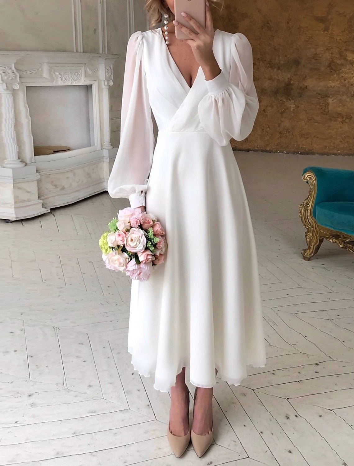 Esme | Vestido de Noiva Feminino Manga Longa Fluido Decote V