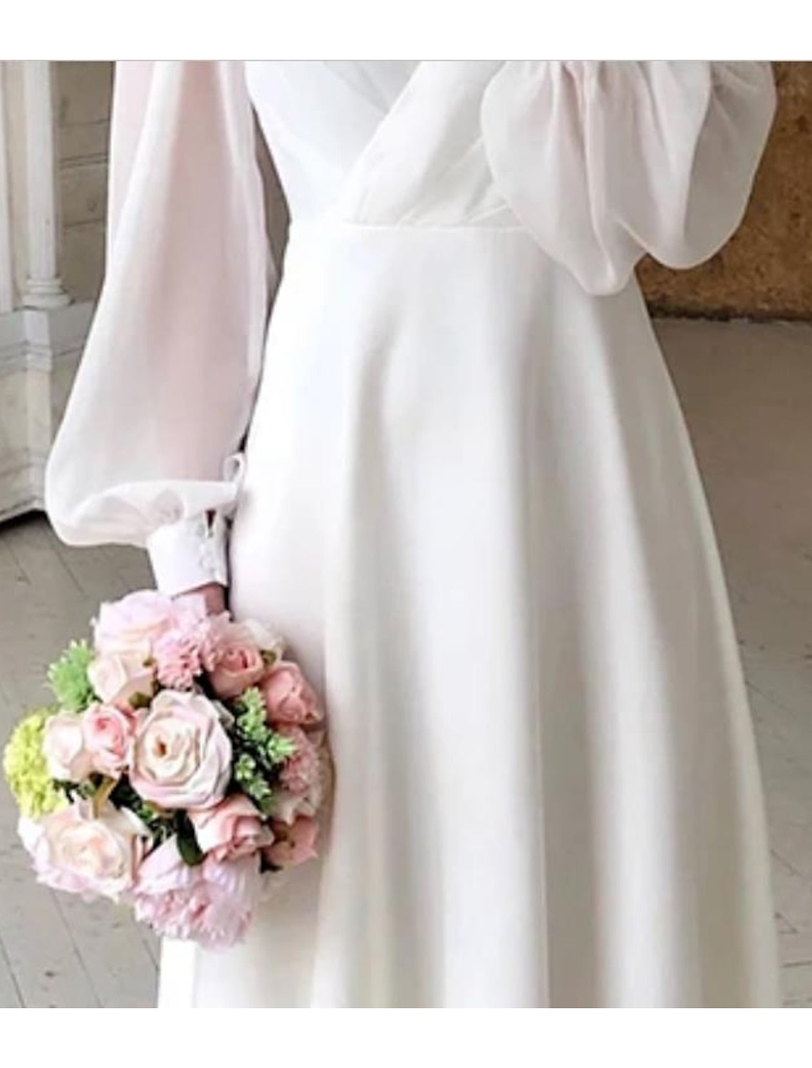 Esme | Vestido de Noiva Feminino Manga Longa Fluido Decote V