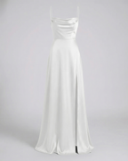 Vestido Longo Feminino com Alças Finas e Fenda Lateral