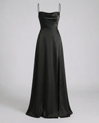 Vestido Longo Feminino com Alças Finas e Fenda Lateral