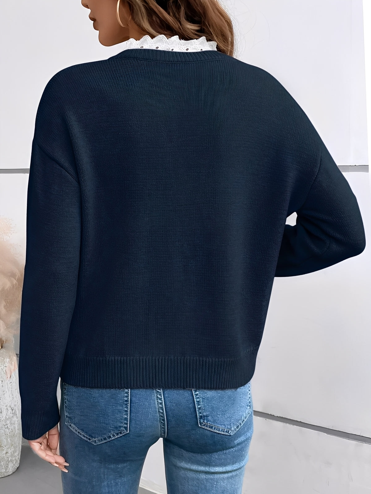 Blusa Feminina com Renda Manga Longa Ajustada