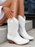 Noor | Botas Cowboy Femininas Cano Curto Recortes Decorativos
