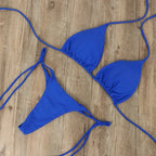 Biquíni feminino microperfurado para um bronzeado uniforme