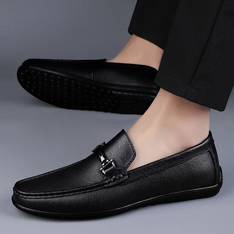 Mocassins em Couro Genuíno | Conforto Ortopédico, Detalhe Metálico | Elowen