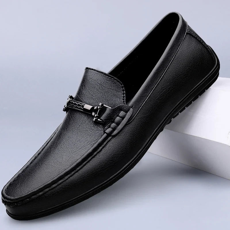 Mocassins em Couro Genuíno | Conforto Ortopédico, Detalhe Metálico | Elowen