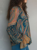 Soraya | Blusa Feminina Estampada Paisley Decote V Mangas Longas
