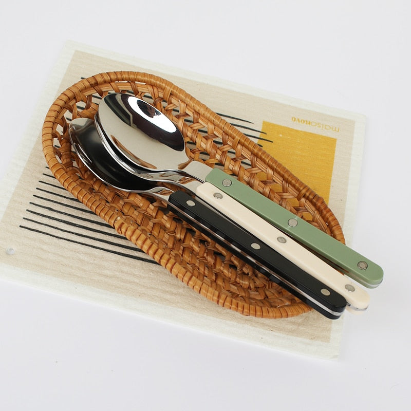 Perla | Conjunto de Talheres em Aço Inoxidável | 24 Peças, Design Gravado | Para 6 Pessoas