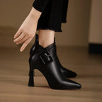 Della | Botas Ankle Femininas com Fivela