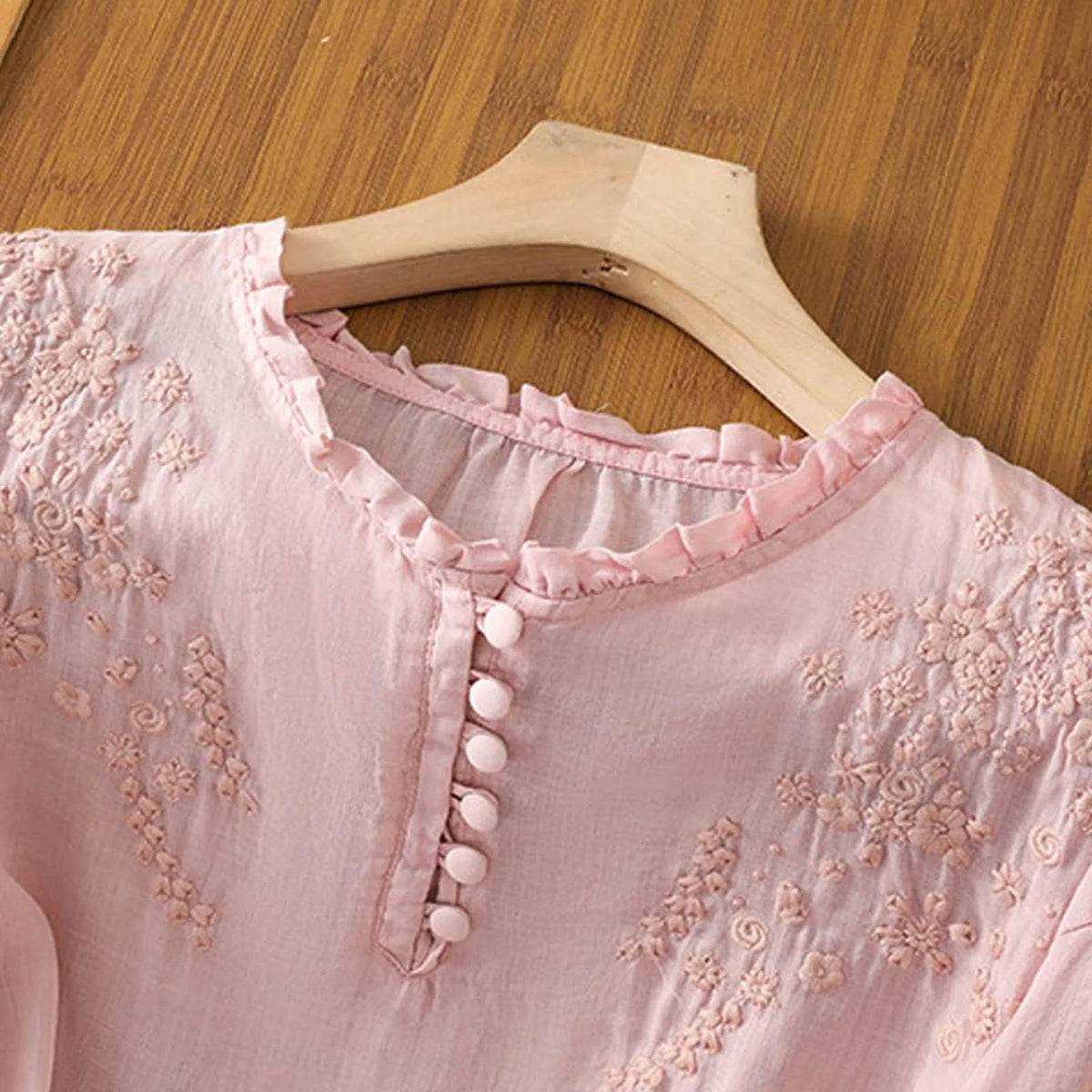 Sabine | Blusa Feminina Bordada Relaxed