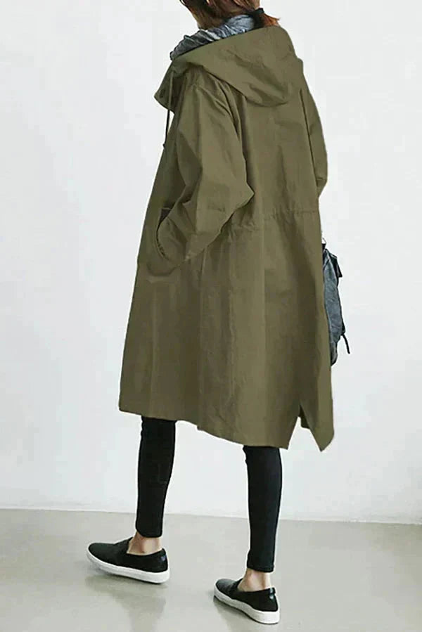 Mulher Impermeável com Capuz Oversize