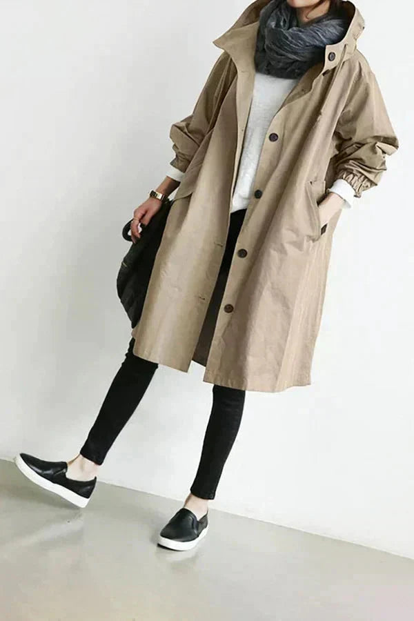 Mulher Impermeável com Capuz Oversize