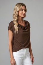 Clea | Blusa Feminina Gola Cowl Drapeada Manga Curta