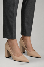 Gigi | Mulher Scarpin Couro Bico Fino Salto Bloco