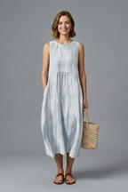 Vestido midi feminino gola redonda sem mangas com superfície texturizada e bolsos laterais