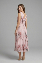 Wilhelmina | Vestido Feminino Sem Manga Decote V Plissado Midi