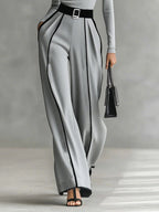 Conjunto feminino duas peças gola alta com calças perna larga em preto