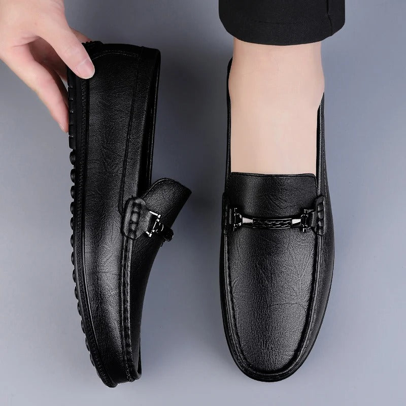 Mocassins em Couro Genuíno | Conforto Ortopédico, Detalhe Metálico | Elowen