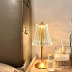 Candeeiro de Mesa LED | Design Cristal Dourado, Sem Fios, Regulável | Marlowe