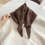 Aria | Lenço Triangular de Lã Tricotado Feminino