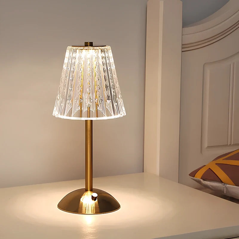 Candeeiro de Mesa LED | Design Cristal Dourado, Sem Fios, Regulável | Marlowe