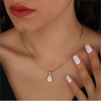 Quinn | Colar Pingente Opala Natural 18K | Gota, Ouro | Minimalista, Elegante