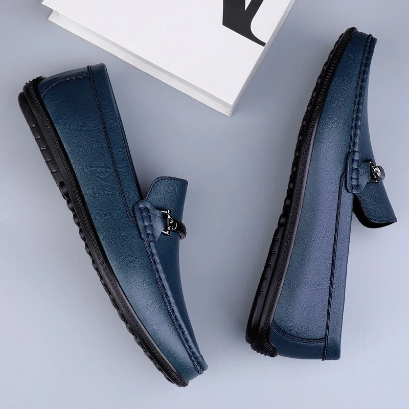 Mocassins em Couro Genuíno | Conforto Ortopédico, Detalhe Metálico | Elowen