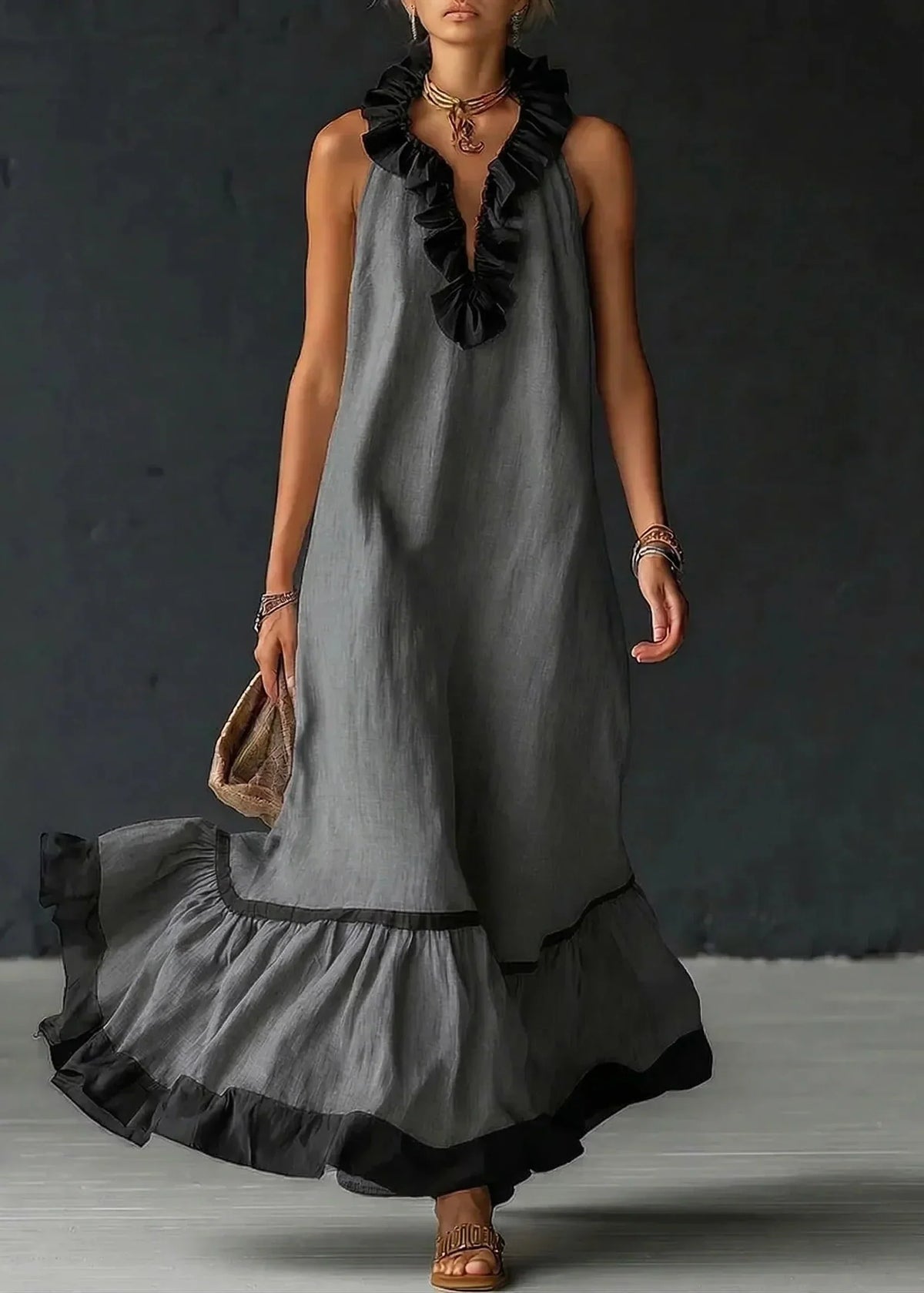 Vestido Longo Mulher com Volantes Gola Halter