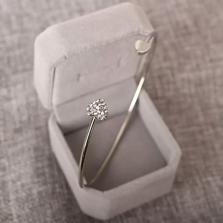 Wren | Pulseira Feminina | Design Elegante e Simples | Dourado, Prateado