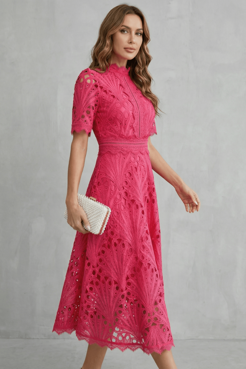 Sorrel | Vestido Midi Renda Floral Decote Alto Linha A