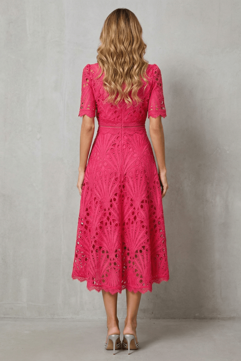 Sorrel | Vestido Midi Renda Floral Decote Alto Linha A
