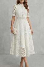 Sorrel | Vestido Midi Renda Floral Decote Alto Linha A
